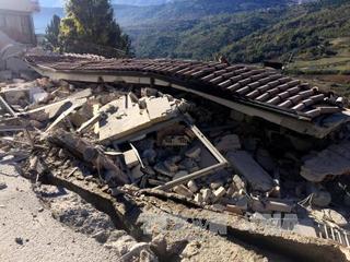 Đau lòng nhìn cảnh tan hoang sau động đất 'khủng' ở miền trung nước Ý