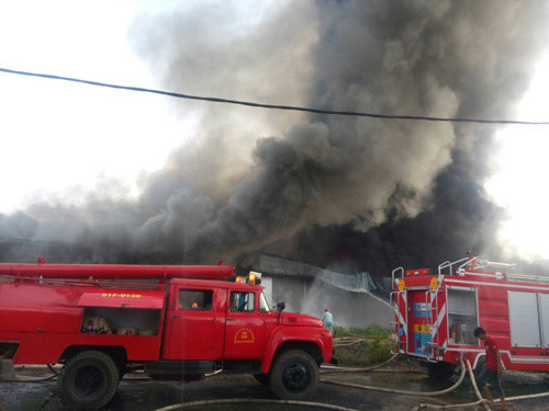 Cùng ngày 30/10, một vụ cháy lớn khác cũng xảy ra ở tỉnh Bắc Giang