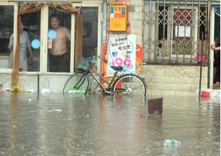 Nên chuẩn bị thuốc gì khi sống ở vùng ngập lụt?
