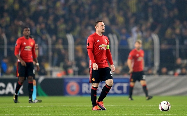 Rooney và các đồng đội tiếp tục thể hiện phong độ tệ hại