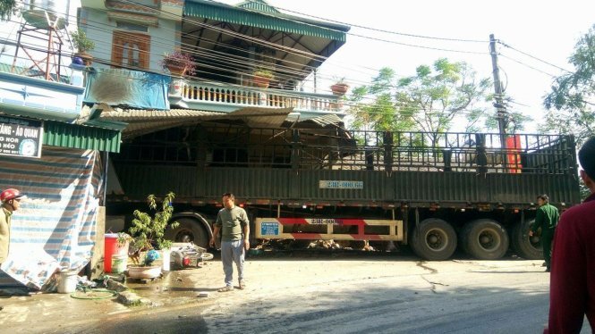 Hiện trường vụ tai nạn giao thông làm 2 người tử vong