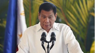 Ông Duterte cám ơn Trung Quốc và tiếp tục chỉ trích Mỹ