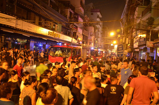 Cháy lớn trong đêm ở phố Tây Sài Gòn, hàng trăm người hoảng loạn