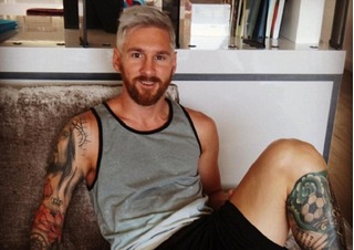 Messi lại khoe hình xăm khủng ở chân trái