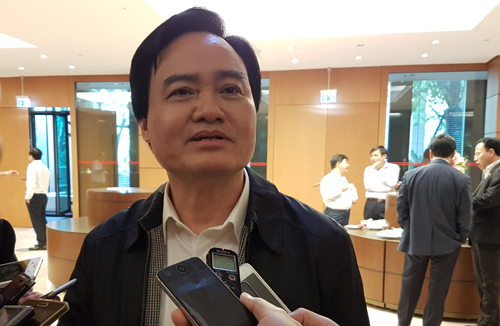 Bộ trưởng Phùng Xuân Nhạ nói về việc một số giáo viên Hà Tĩnh đi tiếp khách