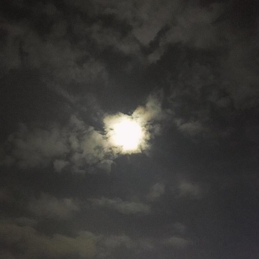 Hình ảnh siêu trăng ở Cầu Gỗ, Hà Nội