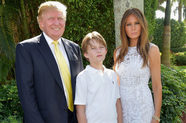Gia đình ông Donald Trump tạm thời chưa đoàn tụ trong Nhà Trắng