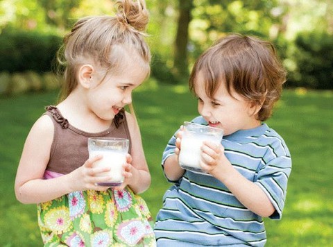 Lựa chọn sữa chất lượng để đảm bảo sức khỏe và sự phát triển cho con trẻ