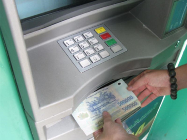 mất tiền trong tài khoản ATM khiến khách hàng lo lắng