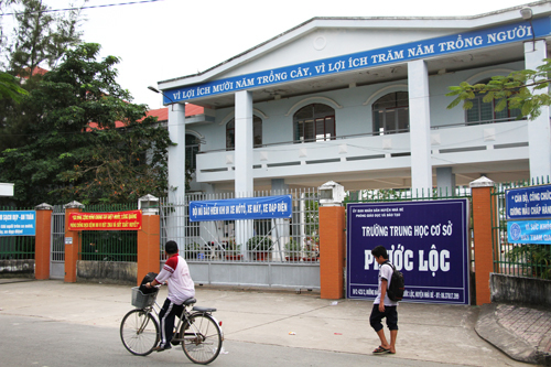 Học sinh ngộ độc do uống sữa miễn phí xảy ra tại Trường THCS Phước Lộc (huyện Nhà Bè, TP HCM)