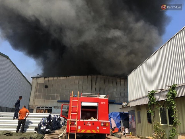 Cháy lớn ở khu công nghiệp Ngọc Hồi 4