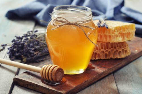Mật ong có tác dụng rất tốt trong dưỡng ẩm cho da vào mùa đông