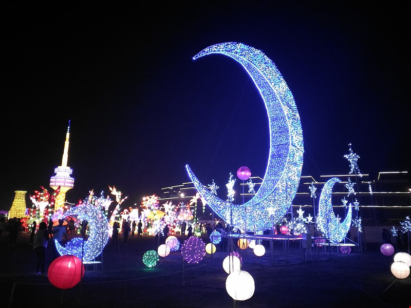 Lễ hội đèn lồng khổng lồ tại công viên Yên Sở, Hà Nội 6