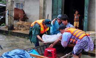 Lũ lớn chạm mốc lịch sử, Quảng Ngãi xin hỗ trợ khẩn cấp
