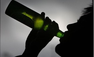 Truy sát kinh hoàng trong đám cưới: “Ma men” xách dao đâm 3 người thương vong