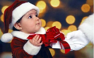 Những món quà Giáng sinh ý nghĩa cho bé yêu mùa Noel đáng nhớ