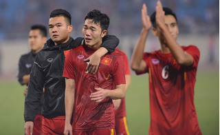 Bóng đá Việt Nam và những trận tự thua “cười ra nước mắt”