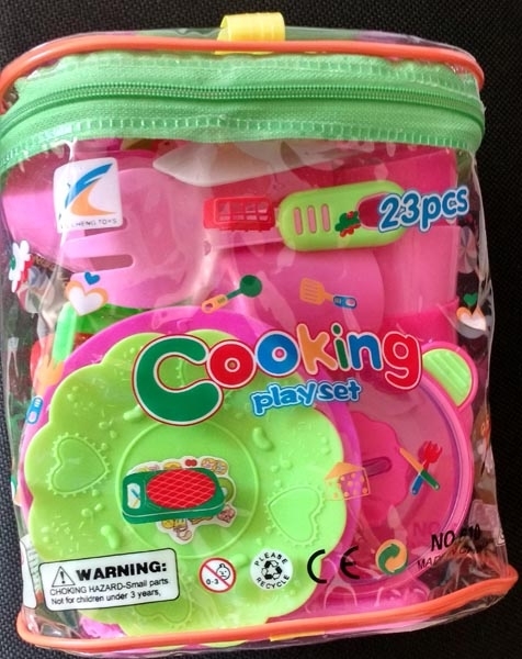  Hiện, bộ đồ chơi nấu ăn Trung Quốc đang được nhiều nước cảnh báo là ảnh hưởng nghiêm trọng đến sức khỏe sinh sản của trẻ.