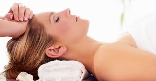 Chăm sóc tóc hiệu quả nên thường xuyên massage da đầu
