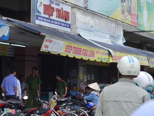 trộm tiệm vàng tại chợ Cao Lãnh