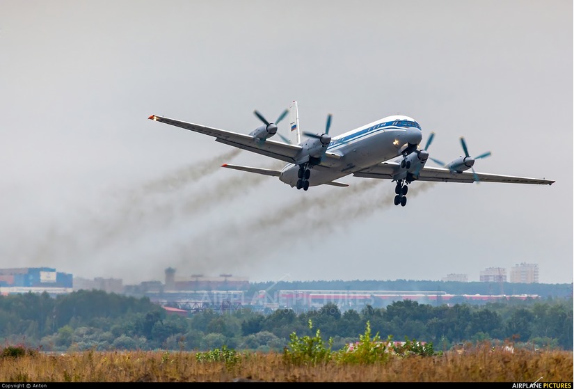 Một mẫu máy bay Il-18 của Nga
