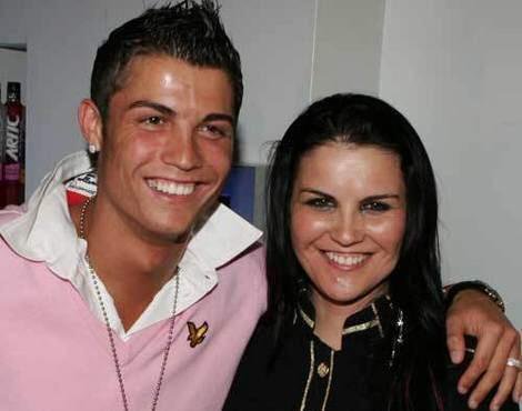 Ronaldo bên chị gái. Ảnh: Internet