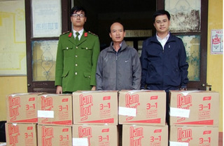 Đột nhập xưởng nước mắm giả thương hiệu Nam Ngư, Tân Phú