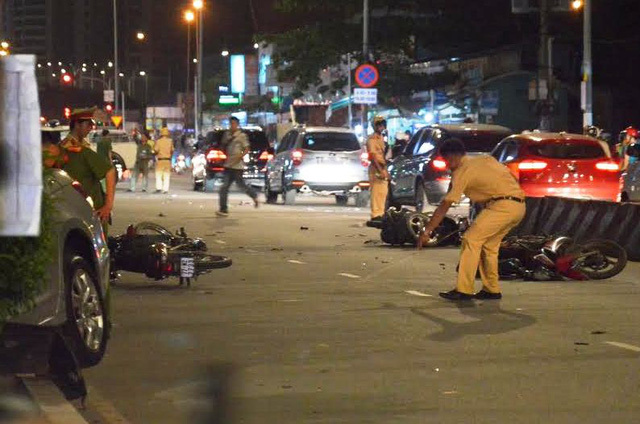 Ô tô điên gây tai nạn liên hoàn ở Sài Gòn 8