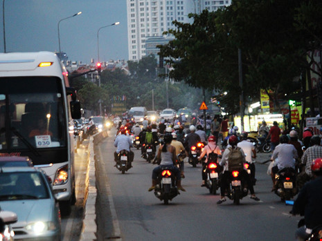Ô tô điên gây tai nạn liên hoàn ở Sài Gòn 10