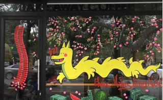 Rồng Pikachu đi “du lịch” khắp nơi, giúp dân kinh doanh kiếm bộn tiền