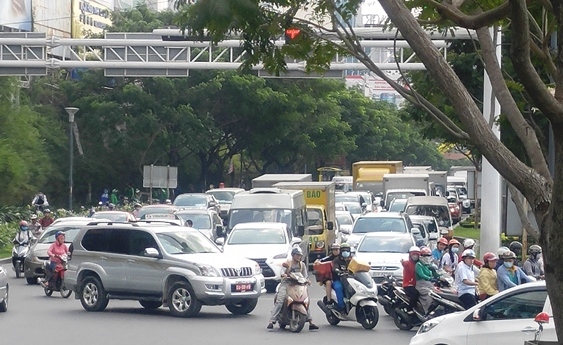 tắc đường gần sân bay Tân Sơn Nhất