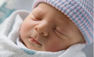 Trẻ mới sinh ngày gần Tết, phải kiêng kỵ điều gì để bé luôn bình an, khỏe mạnh?