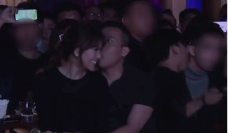 Paparazzi: Bắt gặp Trấn Thành và Hari Won ôm nhau thắm thiết trong sự kiện