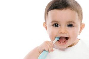 Chăm sóc răng miệng cho trẻ đúng cách từ khi còn trong bụng mẹ