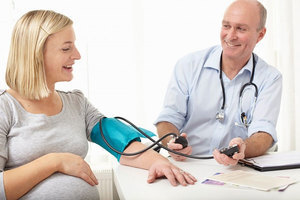 Thế nào là bị cao huyết áp khi mang thai?
