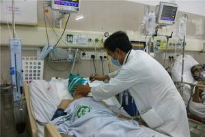 Xuất huyết não cấp tính điều trị nội khoa như thế nào?