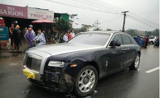 Siêu xe Rolls-Royce Ghost chạy tốc độ cao gây tai nạn liên hoàn, 2 người nhập viện 