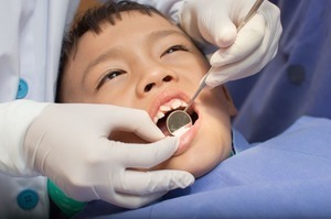 Phải làm gì nếu trẻ gặp vấn đề răng miệng?