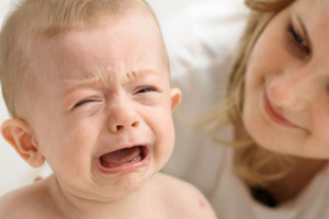 Làm cách nào giúp bé nín khóc hiệu quả?