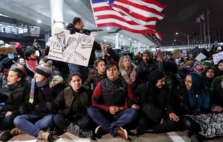 Thẩm phán liên bang chặn sắc lệnh di trú của Tổng thống Trump