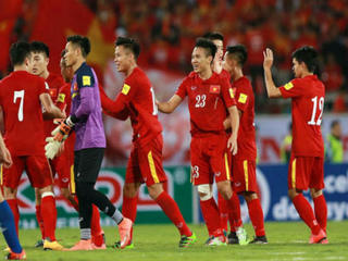 Đội tuyển Việt Nam có bác sĩ ngoại, Công Phượng hoãn tháo đinh vít vì SEA Games 29