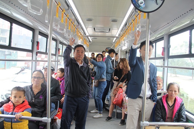 thu phí hành khách đi buýt nhanh BRT