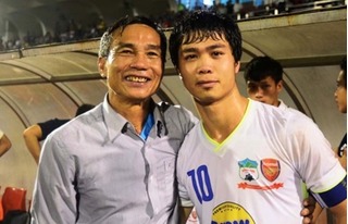 Bố Công Phượng xúc động khi con trai ghi bàn, Hữu Thắng khen Messi Việt Nam