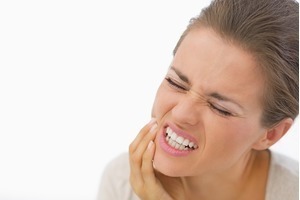 Tác nhân, triệu chứng và dấu hiệu của bệnh viêm nhiễm nướu răng