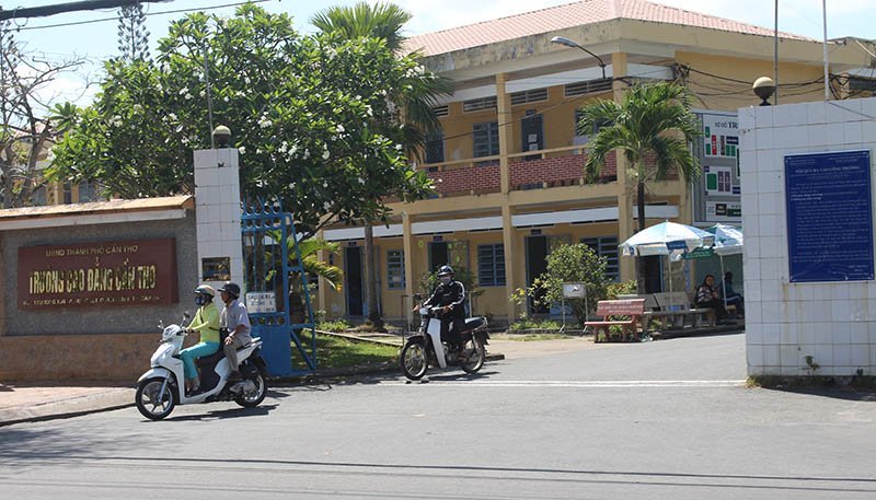 sinh viên thi lại 