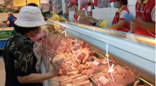 Thịt lợn ngoại nhập 27.000 đồng/kg, nỗi 