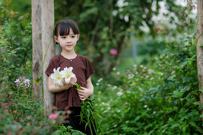 bé gái xinh đẹp trong tà áo bà ba11