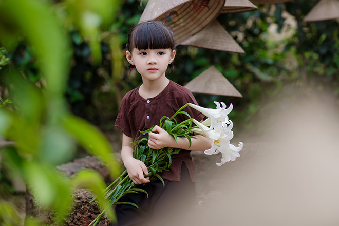 bé gái xinh đẹp trong tà áo bà ba16