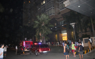 Cháy tòa nhà cao ốc 37 tầng trong đêm, hàng trăm người dân chạy toán loạn