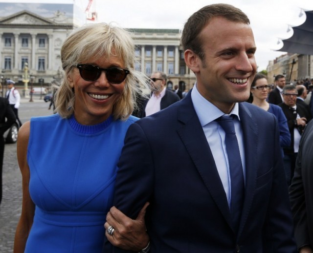 Ứng viên Tổng thống Pháp Emmanuel Macron và người vợ  3